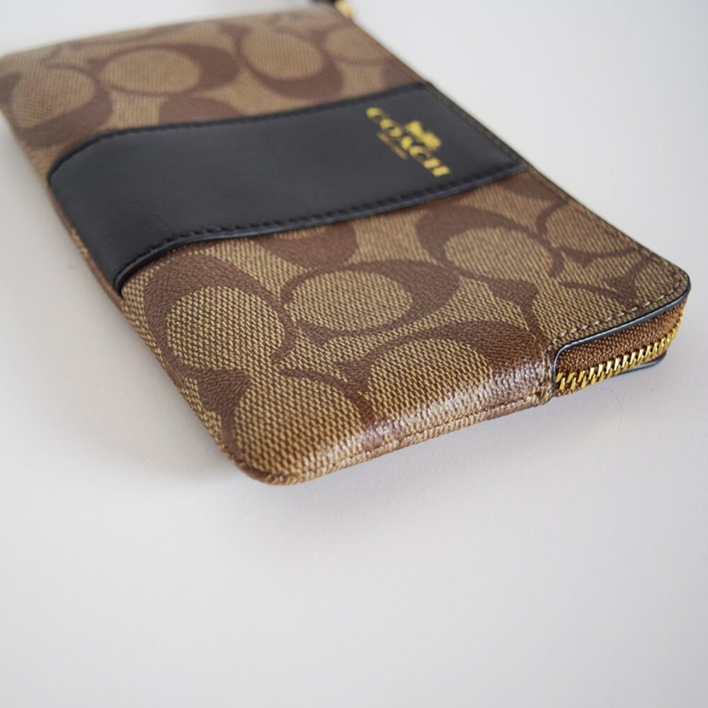 Coach Corner Zip Wristlet In Signature Canvas With Stripe NWOT - Picture 3 of 11